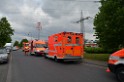 Schwerer Bus Unfall Koeln Porz Gremberghoven Neuenhofstr P026